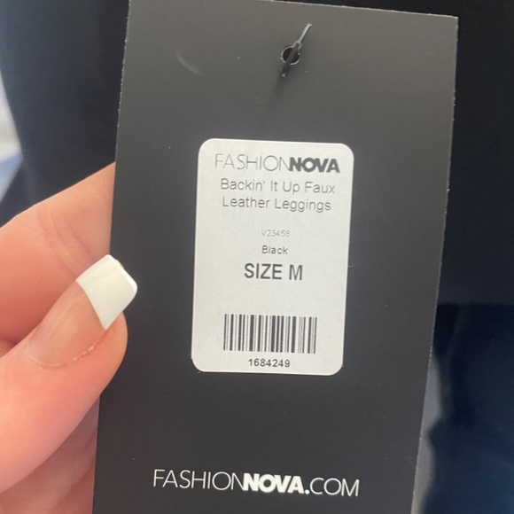Faux leather leggings fashion nova M - Picture 3 of 13